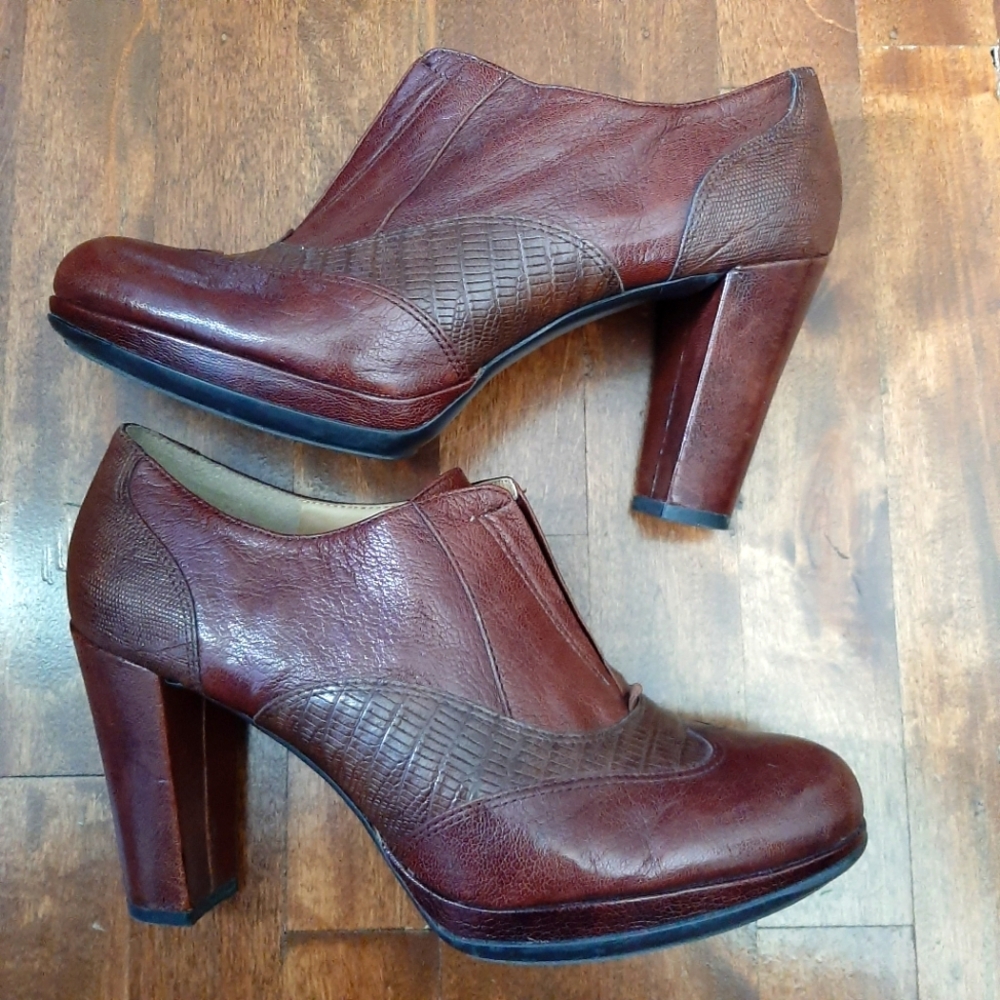 Naturalizer Cognac Leather High Heals 7 1/2